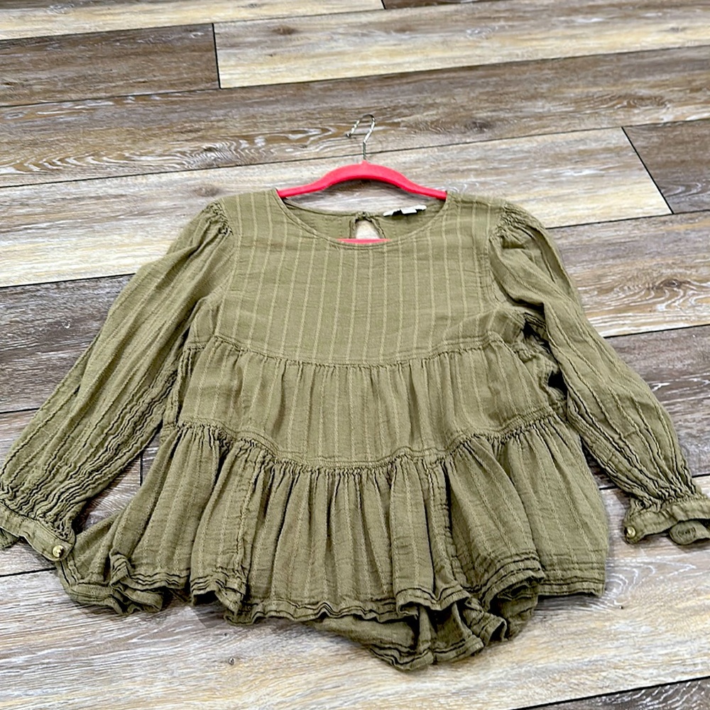 American eagle blouse, in great condition!